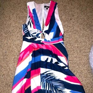 Slate & Willow size 4 NWOT colorful midi dress